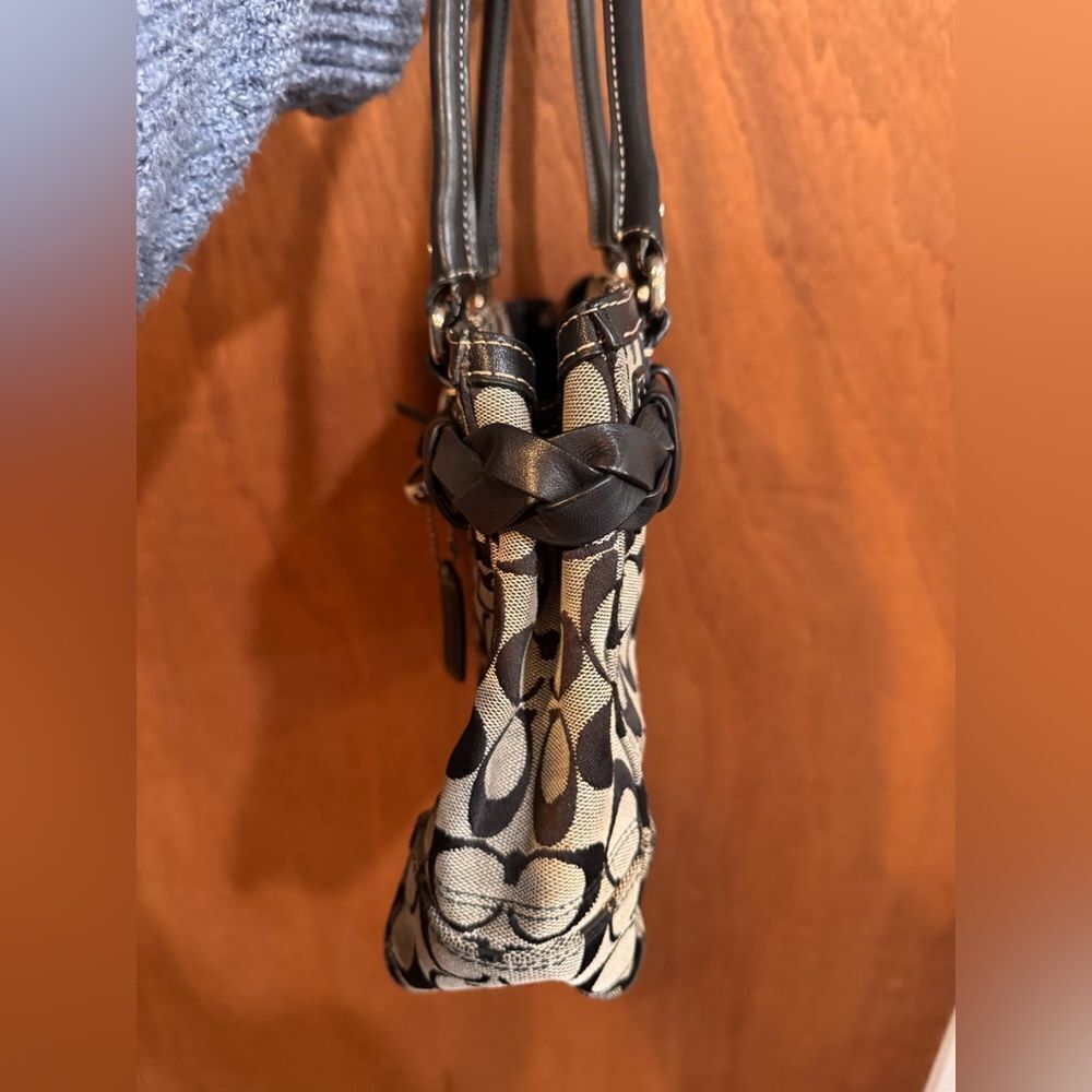 Coach Signature Hampton Black Handbag Tote - Picture 11 of 16